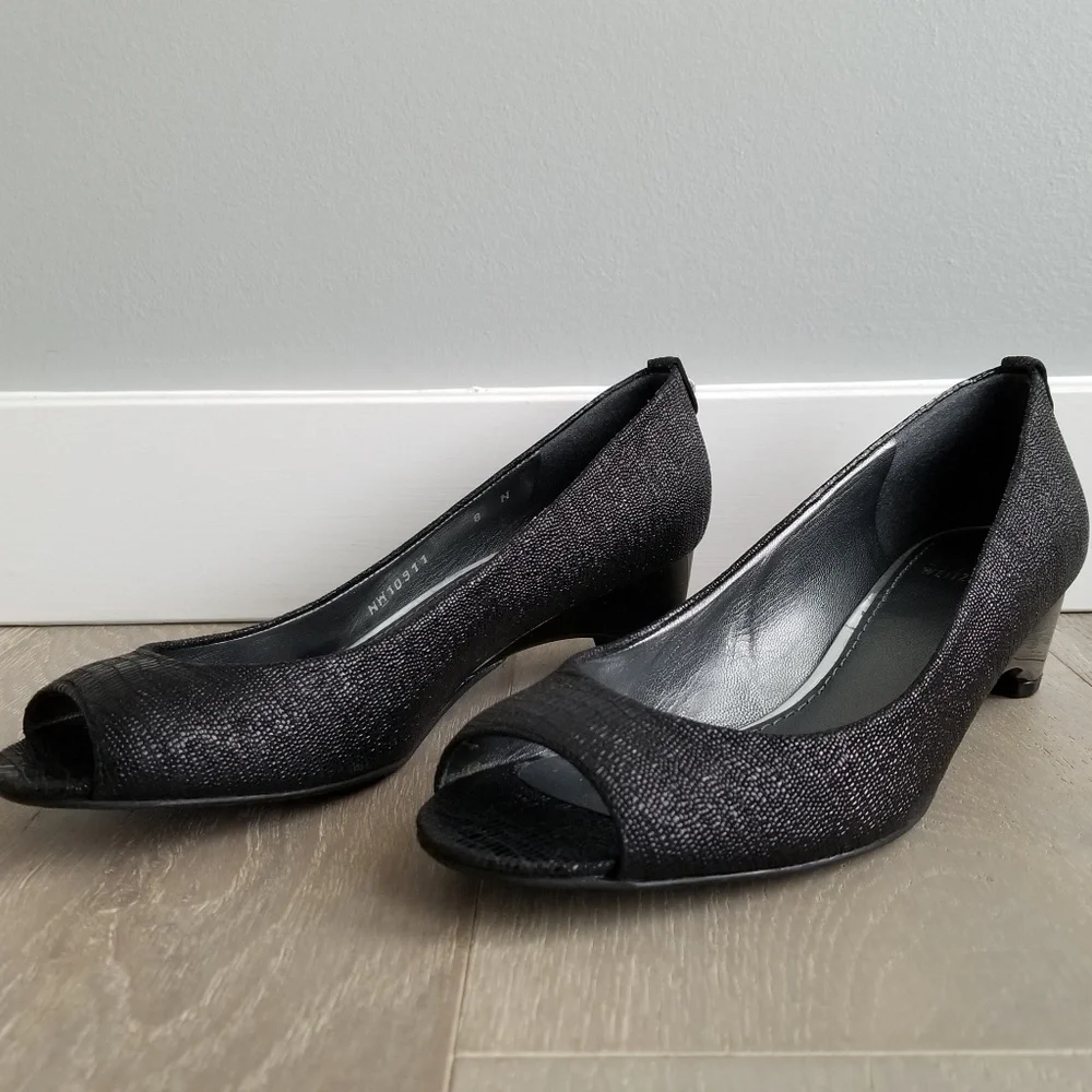 💥NEW💥STUART WEITZMAN Black Lizard Embossed Wedge - Picture 2 of 7